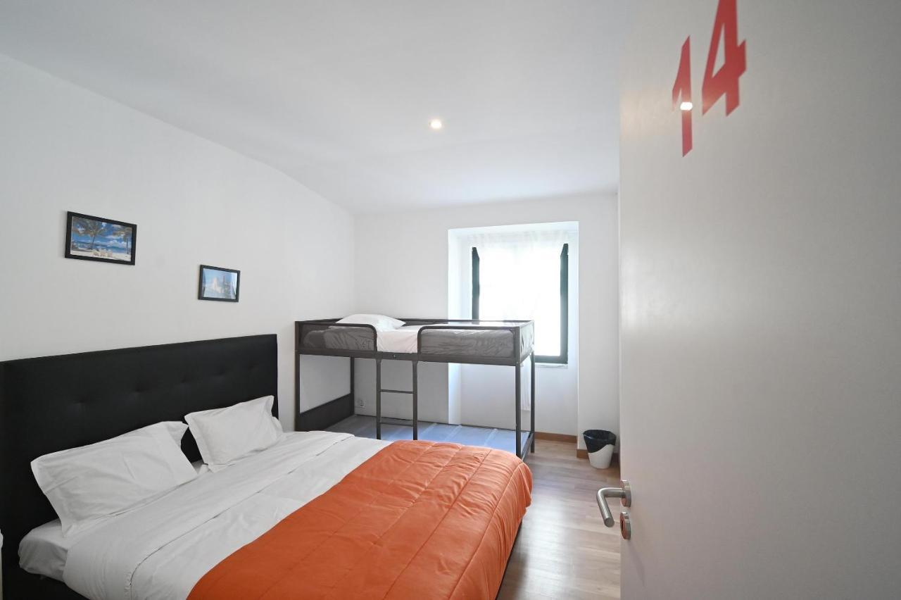 7 Requinte Hostel ลิสบอน ภายนอก รูปภาพ